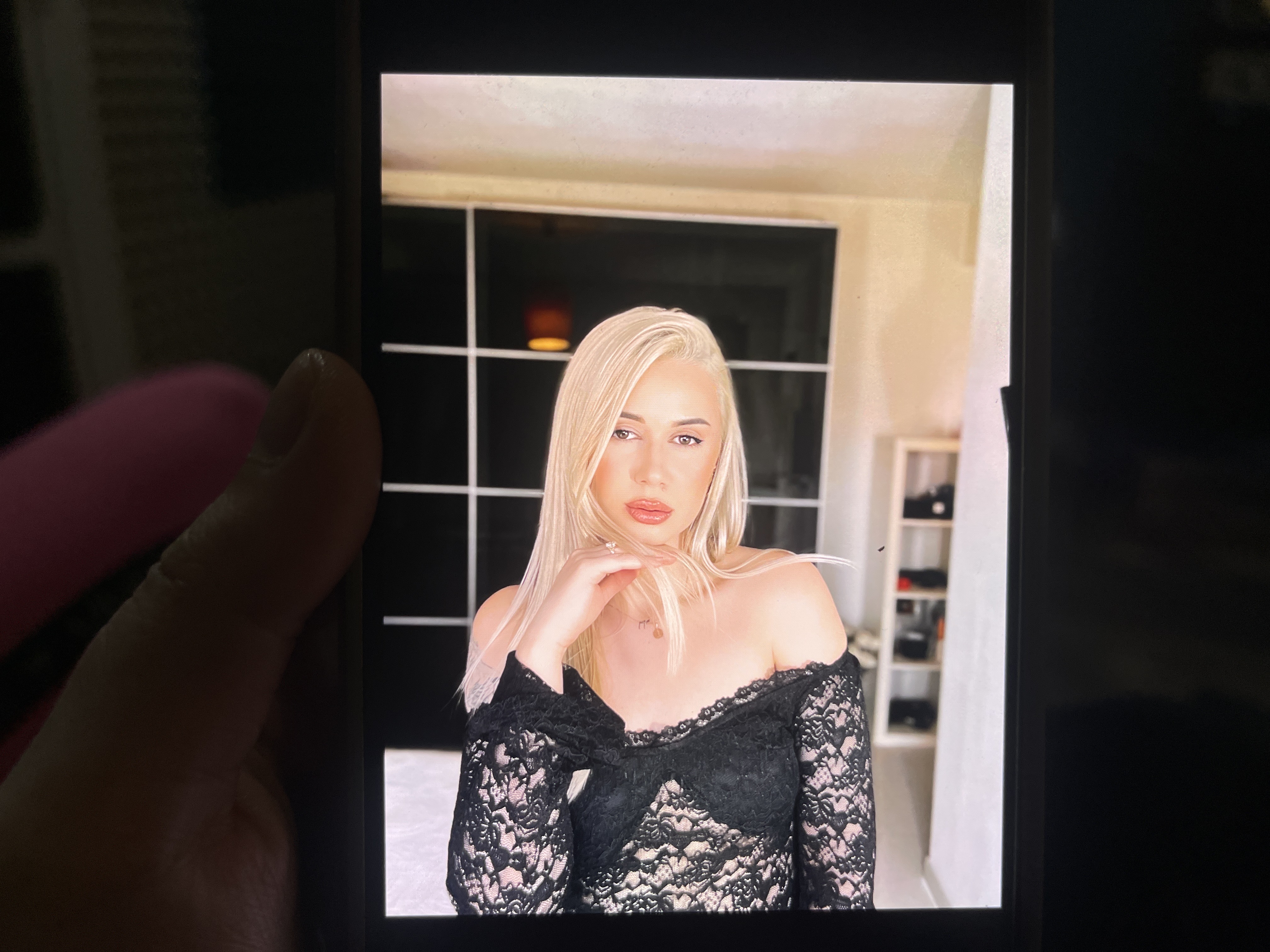 Elegant Lace Never Goes Wrong!