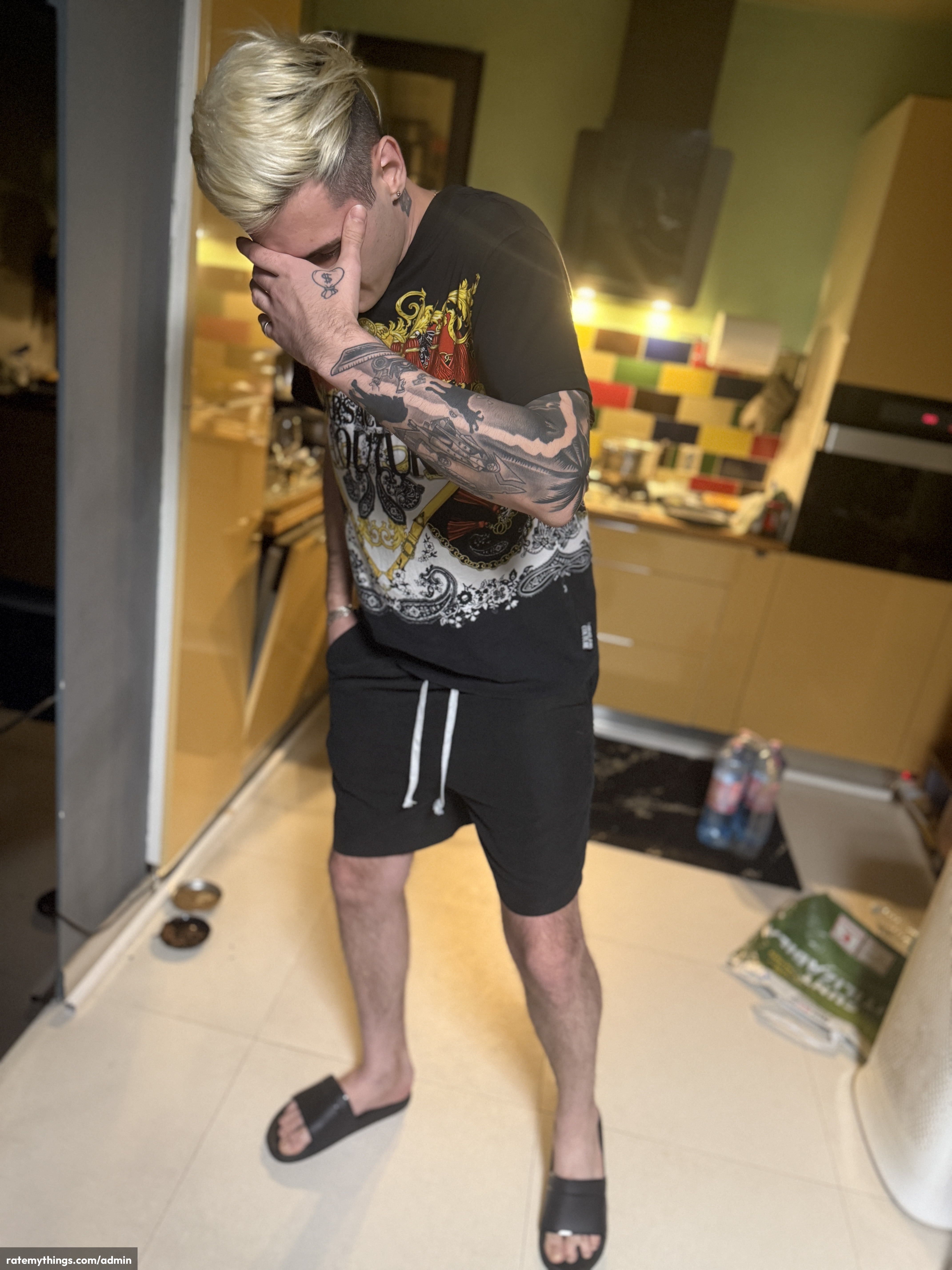 Relaxed Streetwear Combo with Graphic Statement Tee